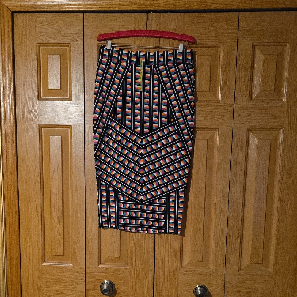 Multicolor Geometric Patterned Skirt